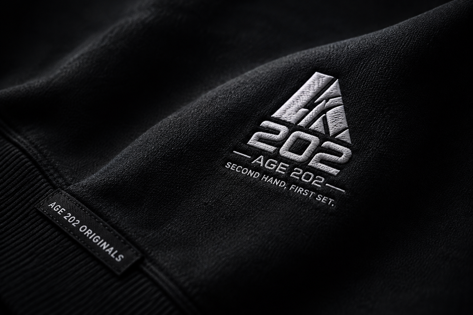 AGE202 Originals embroidered identity detail